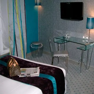 Les Plumes 4* Paris