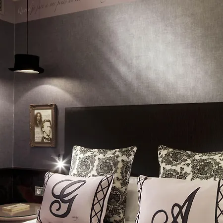 Les Plumes 4* Paris