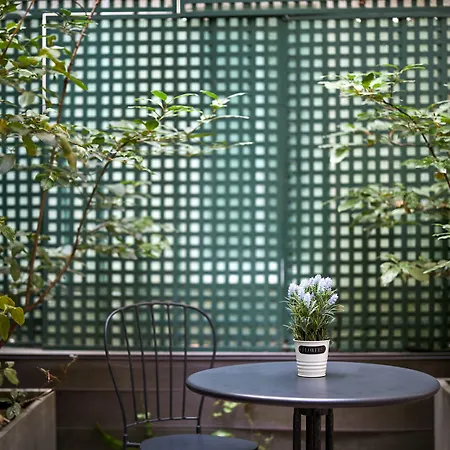 Hotel Les Plumes Paris